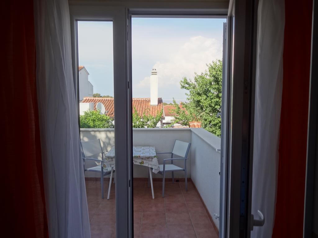 Apartments Mara Mali Losinj Ruang foto